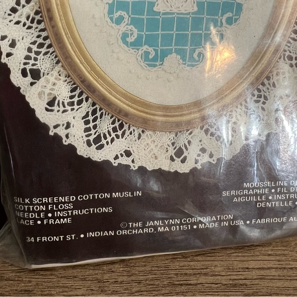 2 Vintage Charmin Chainstitching Kits Framed Sewing Project Butterfly & Shell - Picture 5 of 8